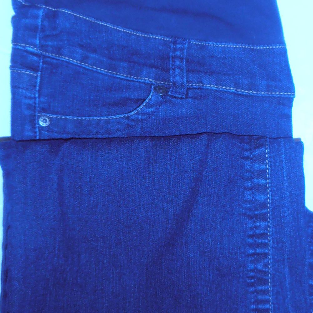 Bootcut Rinse Maternity Jean - Picture 5 of 6
